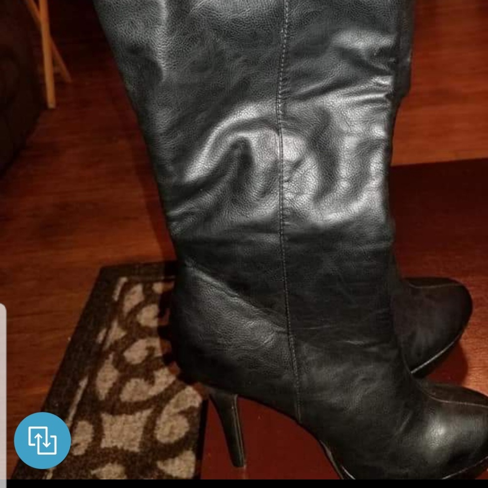 Tall black stiletto boots..never worn sz 10